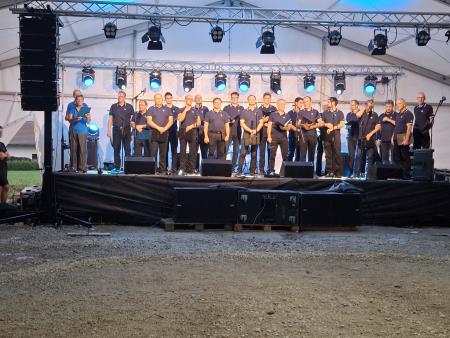 dramska sekcija Pod Stražo iz Poženika katere umetniška vodja sekcije je Breda Žargaj